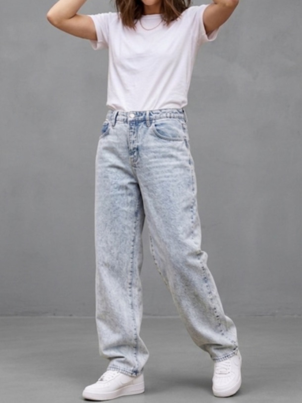 Good American Good ‘90s Loose Jeans Fits Big